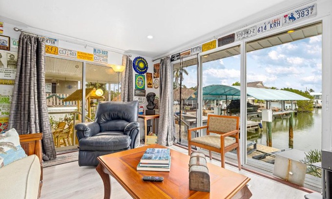 Goodland House | Relaxing Sunset Escape: Child-Friendly Retreat Awaits
