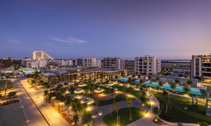 Vasa Koilaniou Apartment | Discover Sunset Gardens: A 4-Star Family Retreat