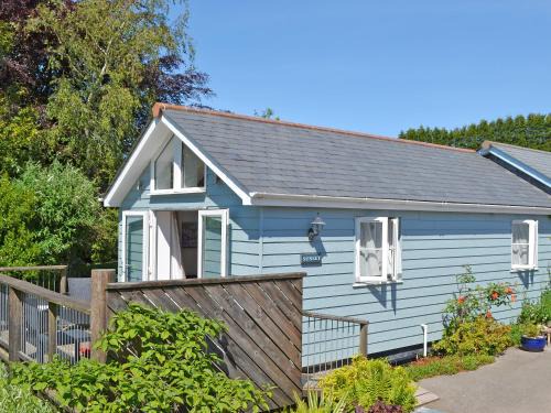 High Street House | Discover Sunset: 4-Star Pet Friendly Retreat with High Ratings