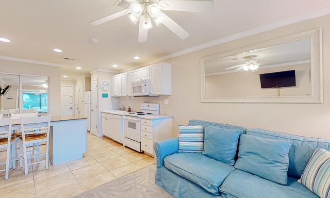 Navarre Beach Hotel | Premier Sunset Harbor Palms 2 with Pool & Family Fun