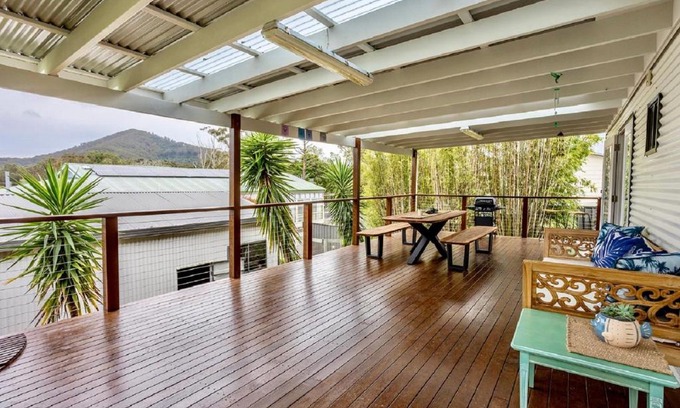 Shoalhaven Heads House | Exceptional Sunset Haven: A Family-Friendly Retreat