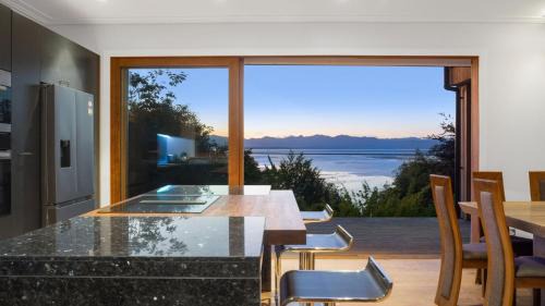 Atawhai House | Family-Friendly Sunset Haven in Nelson - Guest Rated 8.2