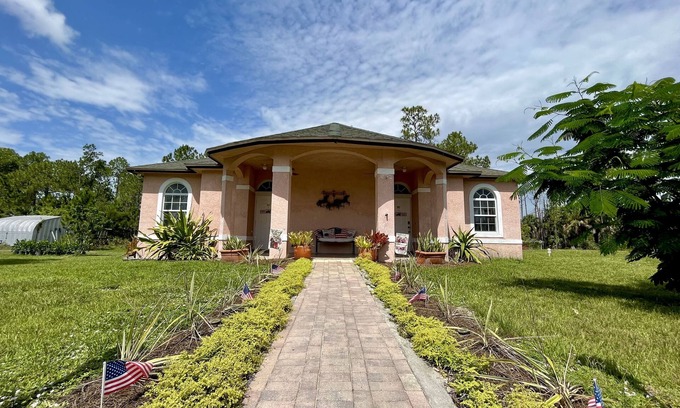 Rural Estates House | Ocean View Retreat at Sunset Hide A Way Guest House