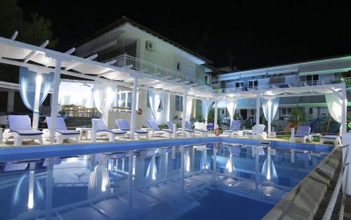 Paradhisos Hotel | Discover Hotels in Greece with Private Beach & Pool Access