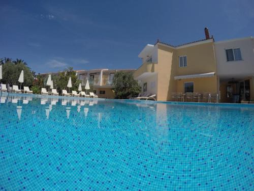 Petra Apartment | Charming Aparthotel Sunset with Oceanfront Pool & Dining