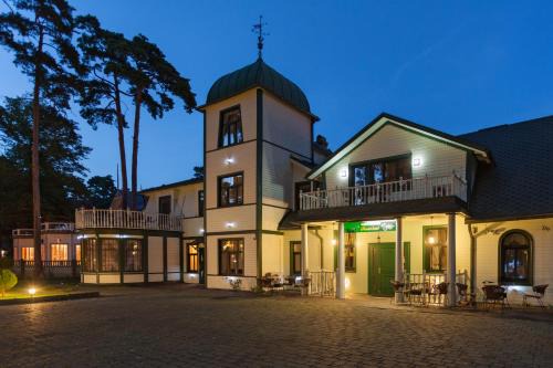 Jurmala Hotel | Oceanfront Escape at Sunset Hotel: Pet-Friendly & Scenic Views