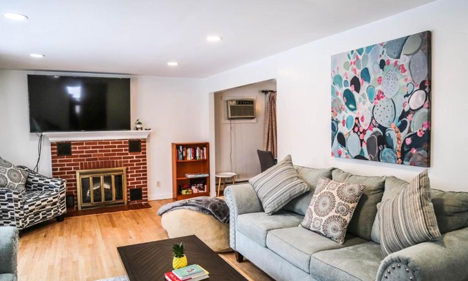 Rumford House | Tranquil Sunset House Near Sunday River - Family-Friendly Stay