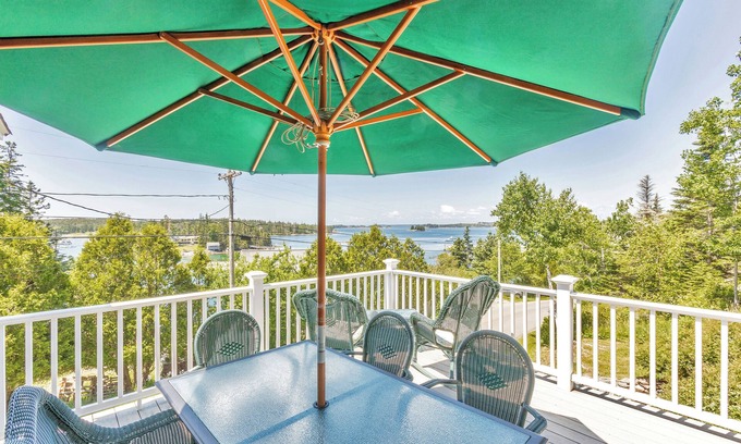 Port Clyde Cottage | Charming Sunset House: Ocean View Cottage Above Fishing Village