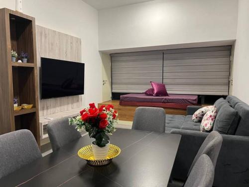 Taman Melaka Raya Apartment | Relaxing Sunset Inn @ Imperio Residence with Pool & Hot Tub