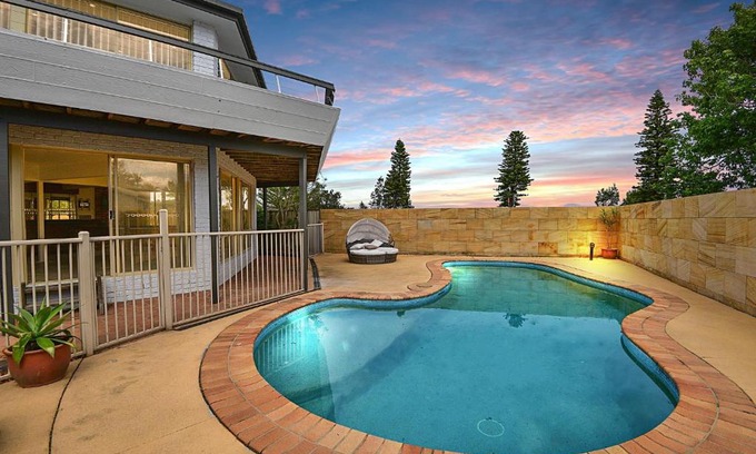 The Entrance North House | Experience Sunset Lake House: Oceanfront & Pet Friendly Stay