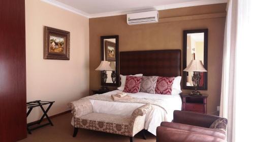 Potchefstroom House | Elegant Sunset Manor Guest House with Pool & Breakfast