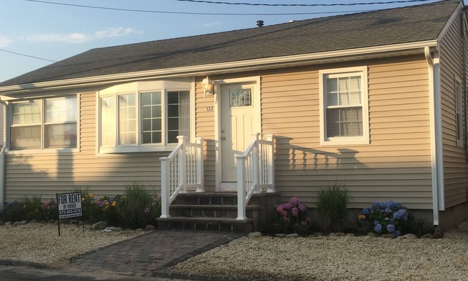 Lavallette House | Gorgeous Sunset Manor Near Seaside Heights Boardwalk