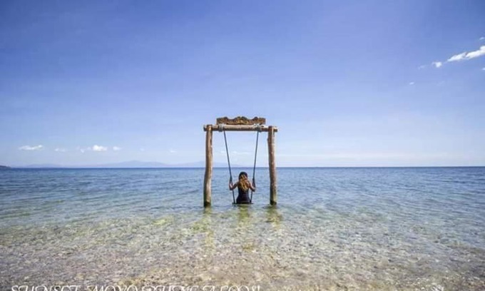 Moyo House | Experience Bliss at Sunset Moyo Bungalows with Ocean Views