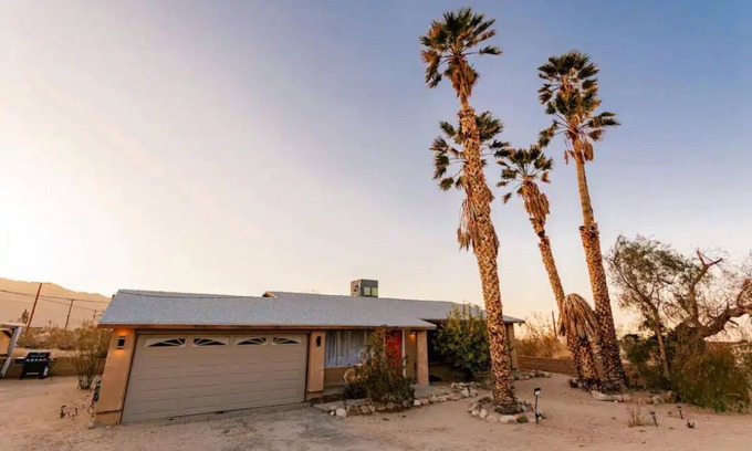 Twentynine Palms House | Perfect Retreat Near Joshua Tree National Park for Families