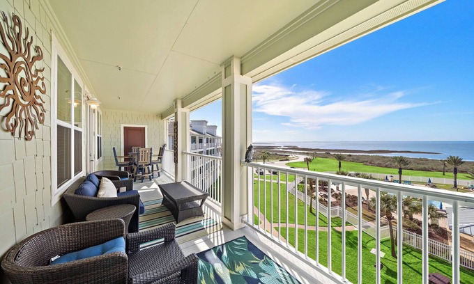 Red Fish Cove Condo | Sunset on the Bay | Pet-friendly, Pool Access