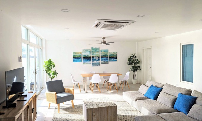 Black Rock Apartment | Sunset on the ocean