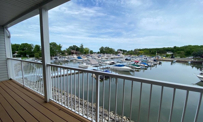 Gypsum Condo | Experience Sunset On The Water with Pool & Family Amenities