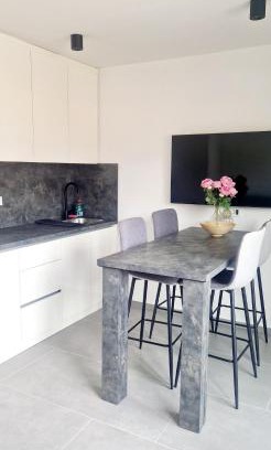 Njivice Apartment | Oceanfront Sunset PEARL Apartments with Hot Tub & Views
