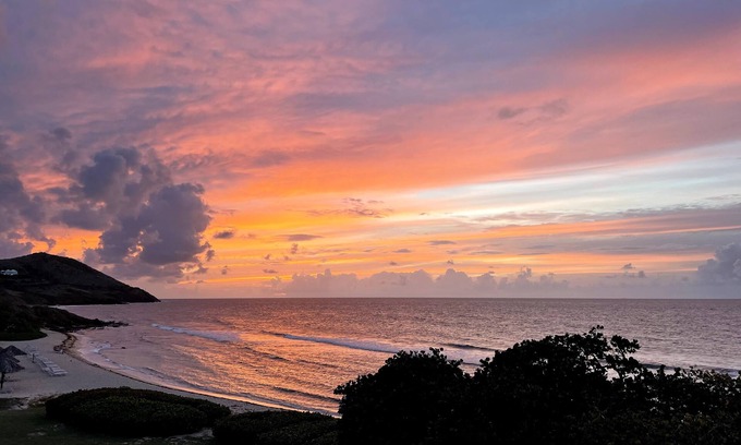 Estate Salt River Condo | Oceanfront 3 Bedroom Condo at Sunset Reef, Rated 10/10