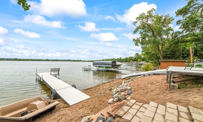 Big Lake Cabin | Idyllic Sunset Retreat with Lake Views and Fun Water Activities