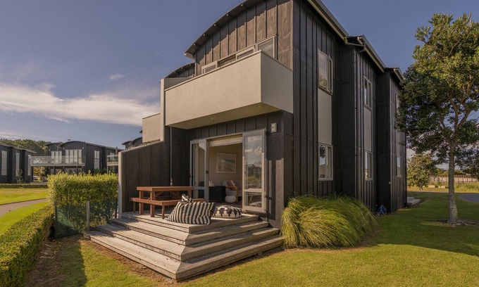 Matarangi House | Oceanfront Sunset Retreat - Matarangi Holiday Home Awaits