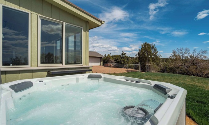 Penrose House | Sunset Ridge | Gorge Views & Trails | Hot tub