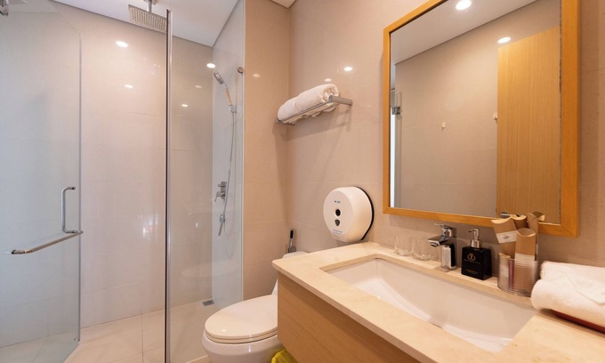 Ngu Hanh Son Apartment | Sea View Apartment with Pool and Breakfast Included
