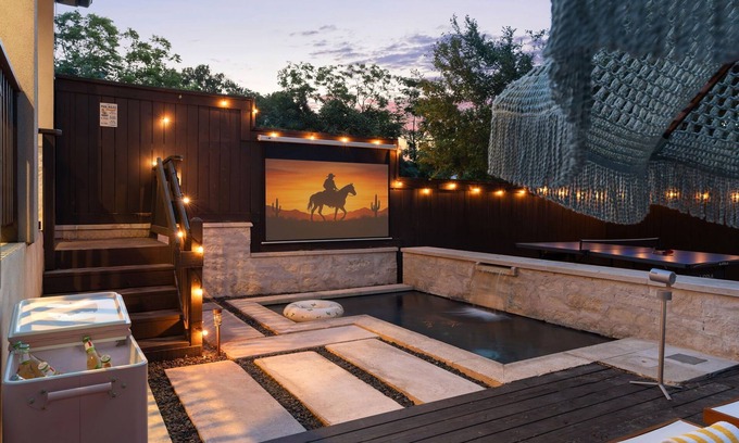 Riverside House | Sunset Saloon - Pool, Outdoor Theater & Ping Pong