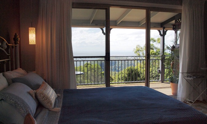Eagle Heights Apartment | Unforgettable Views at Sunset Serenade Tamborine Mountain