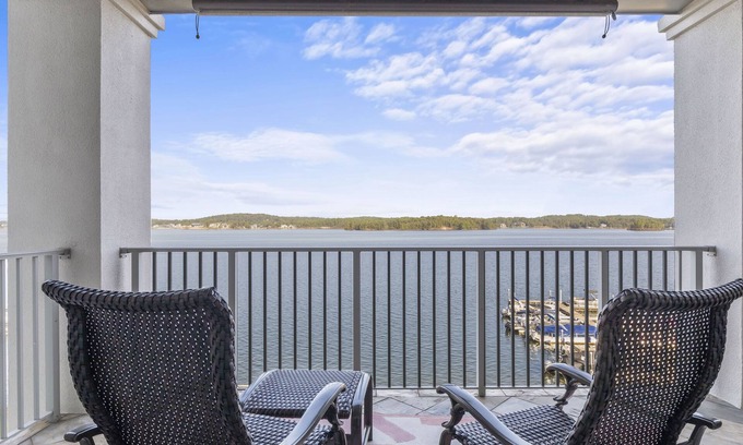 Dadeville Apartment | Relaxing Retreat at Sunset Serenity on Lake Martin