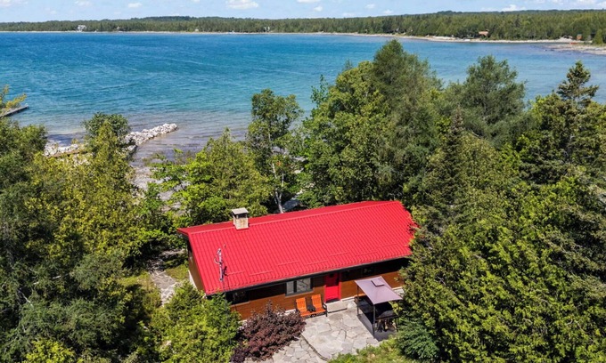 Tobermory Cottage | Experience Sunset Shores: 10/10 Guest Rating & Family Friendly