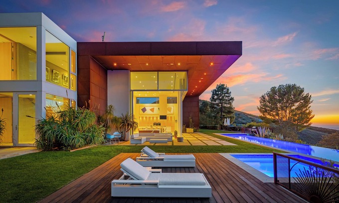 Malibu House | Sunset Shores Malibu Pool Gym Panoramic Views