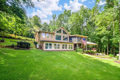 Jacksons' Gap House | Pet-Friendly Retreat at Sunset Slough for Your Family Getaway