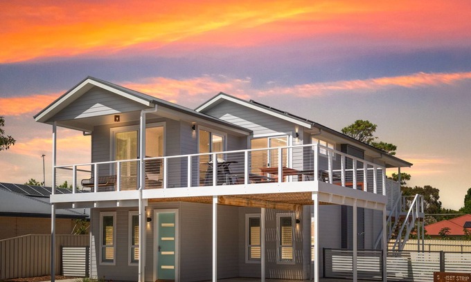 Normanville House | Pet-Friendly Oasis on Sunset Strip with Ocean Views