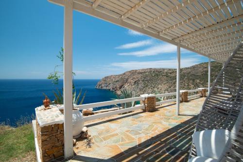 Sifnos House | Oceanfront Sunset Studio: 4-Star, Pet-Friendly Retreat