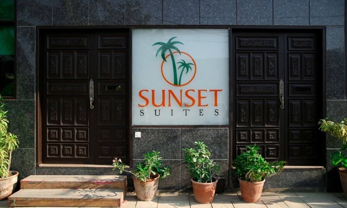 D.H.A. Hotel | Discover Sunset Suites: Family-Friendly & Accessible Stays