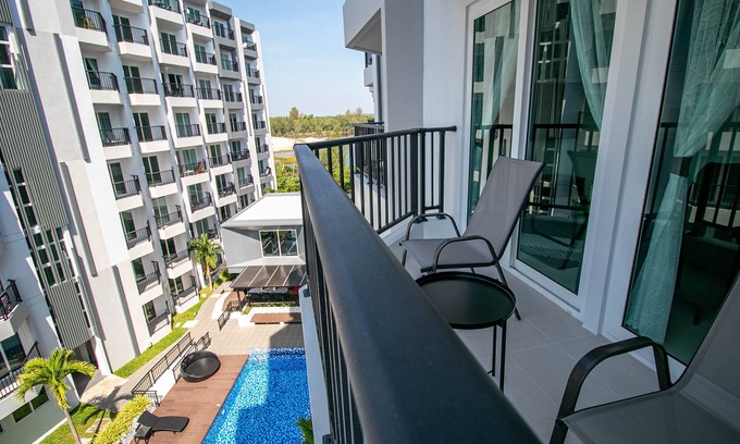 Kram Condo | Cozy 1 Bedroom Suite with Pool and Breakfast Amenities