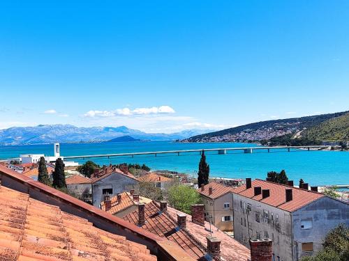 Trogir Apartment | Sunset View Apartment - Guest Rated 10/10 with Oceanfront Bliss