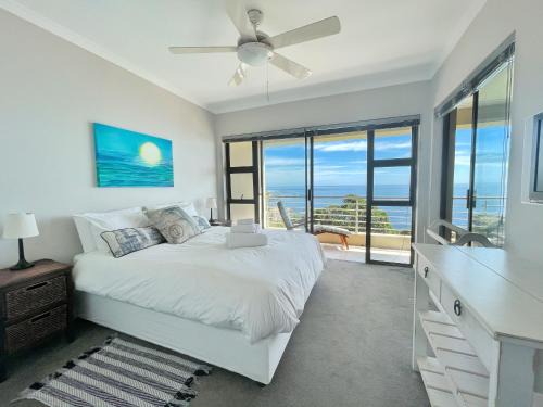De Kelders Apartment | Oceanfront Escape at Sunset View in Whale Cove