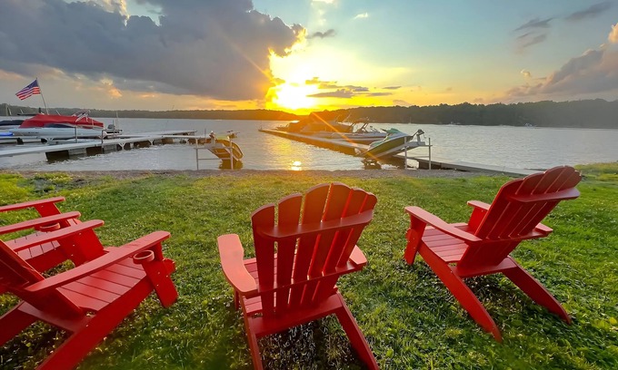 Swanton House | Serene Sunset View: Lakefront Retreat with Hot Tub & Dock