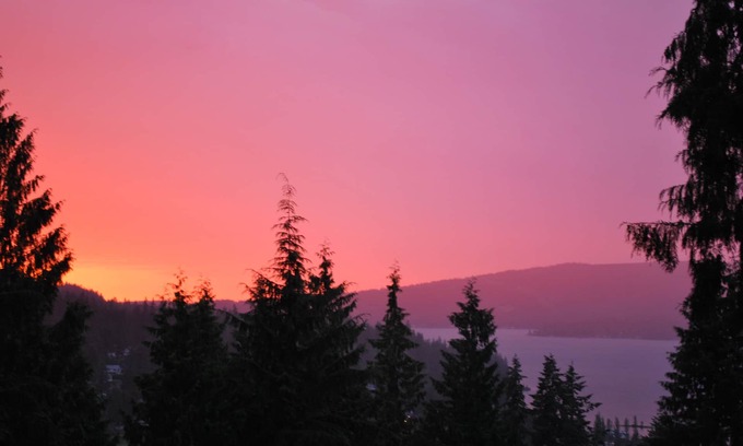 Sudden Valley House | Scenic Lake Whatcom Retreat with Hot Tub & Pool Access