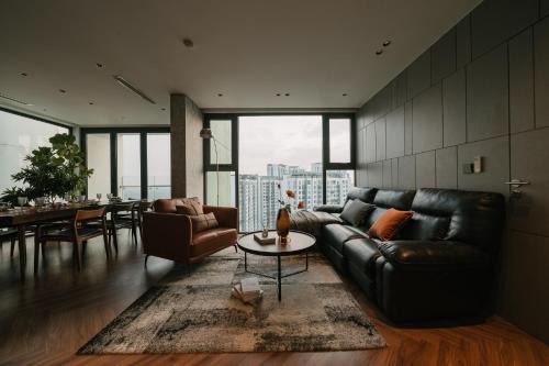 Van Giang Apartment | Sunset view Sky Villa in Ecopark resort with private pool