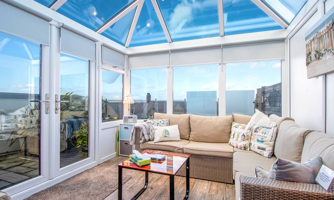 Llanfairfechan Cottage | Relaxing Sunset View House with Kitchen & Pet-Friendly Stay