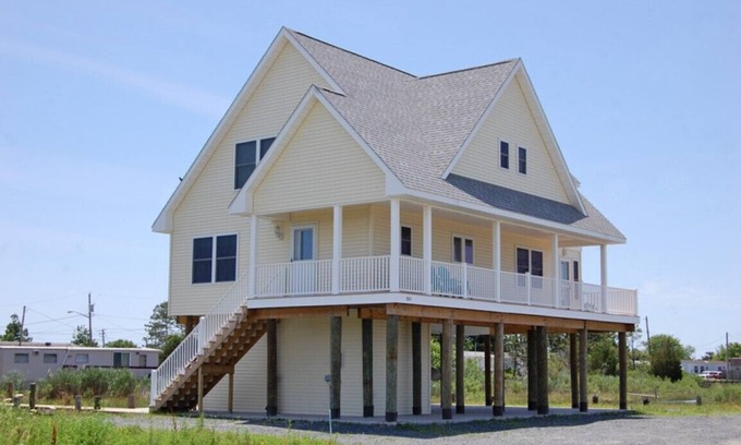 Chincoteague House | Serene Sunset View with Family-Friendly Amenities