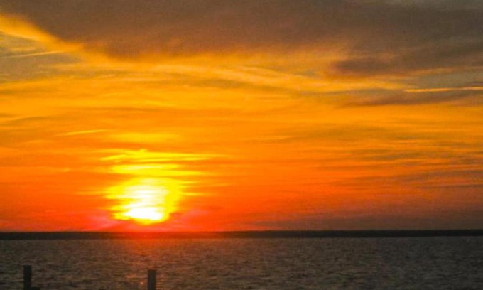 Colington House | Guest Rated 10/10 at Sunset Villa: Family & Pet Friendly
