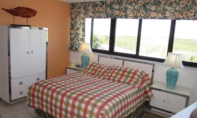 Key Largo Condo | Oceanfront Escape with Pool and Spa in Key Largo