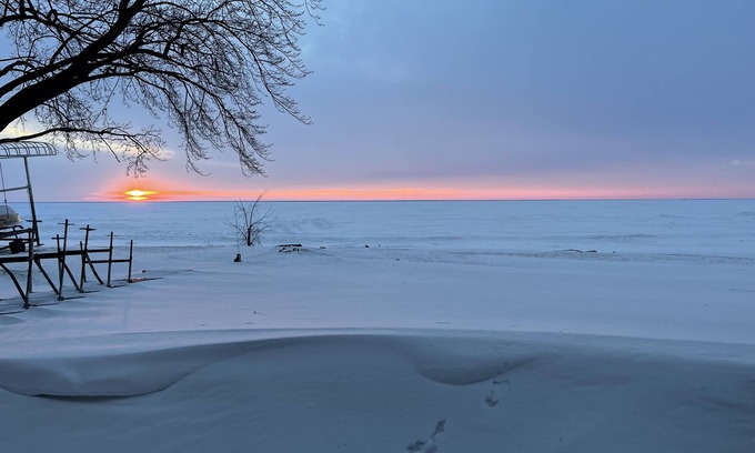 Malone House | Experience Free Sunsets at Our Cozy Cabin Retreat
