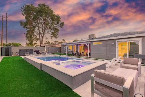 Camelback East House | Experience Sunsets on 11th: Resort Pool & Game Room Awaits