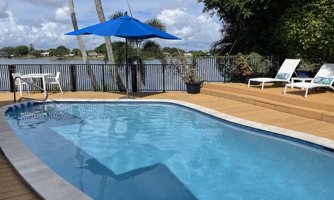 Lake Ida Shores House | Lakefront Oasis with Heated Pool & Pet-Friendly Perks