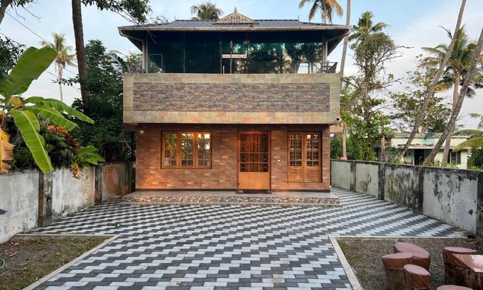 Vypin House | Discover Sunshine Beach Villa: Family-Friendly & Top Rated